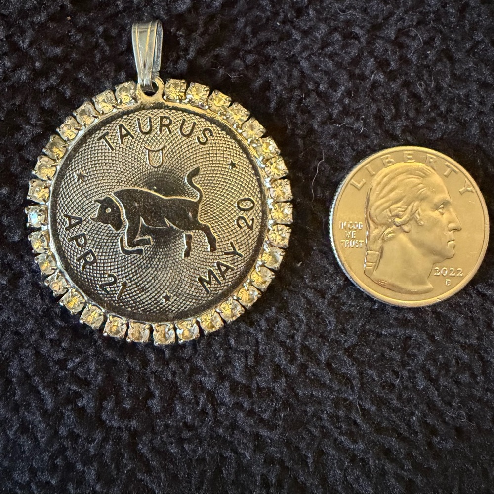 Vintage Taurus “Disco Era”Silver Tone & Rhinestone Necklace - Picture 4 of 7